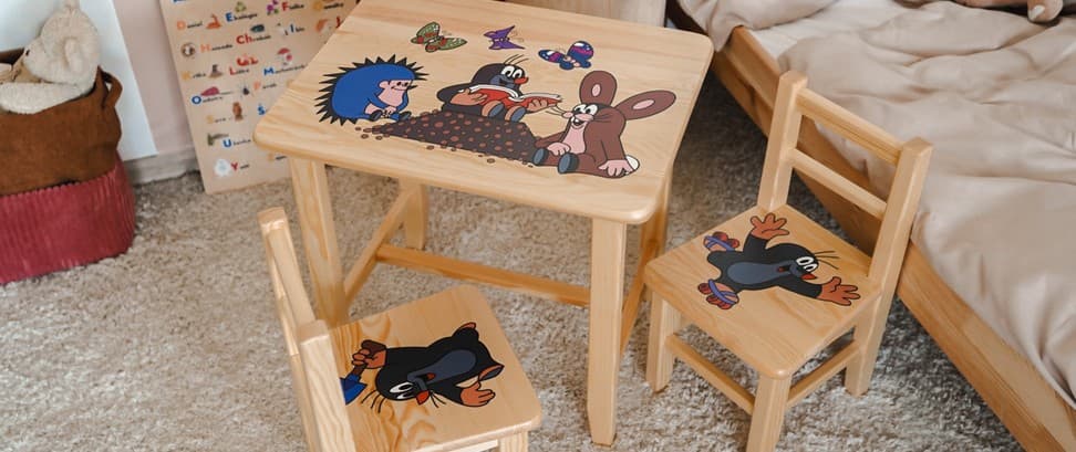 kindertafels-stoelen-hout - kopie (1)